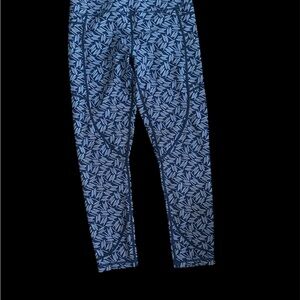 ZYIA Size 8-10 Pattern Leggings - Blue and White